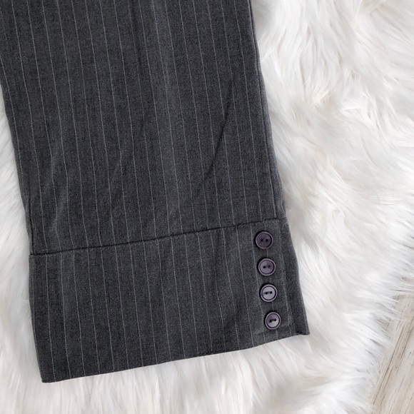 NWOT Fashion Exit gray pinstripe Capri - Picture 3 of 4